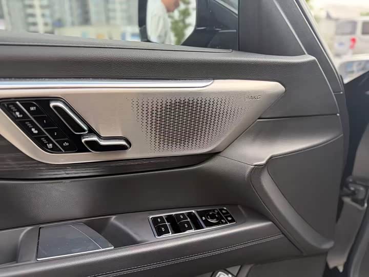 Фото 9 - Cadillac CT6