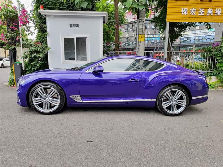 Фото 3 - Bentley Continental GT