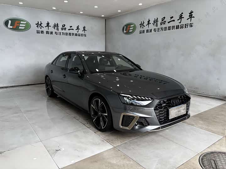Фото 4 - Audi A4L