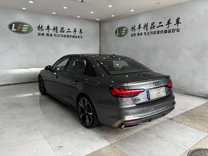 Фото 6 - Audi A4L