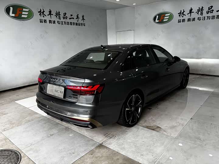 Фото 8 - Audi A4L