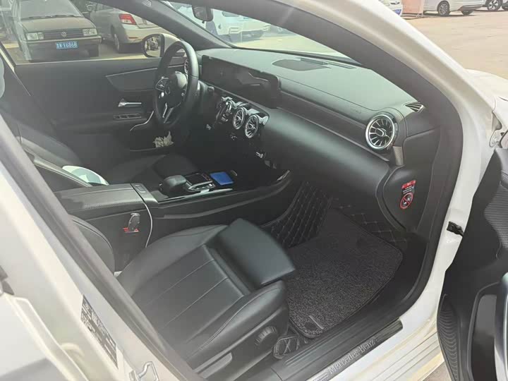 Фото 5 - Mercedes-Benz A-Class