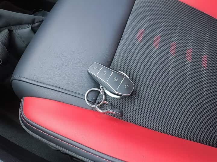Фото 9 - BYD E2