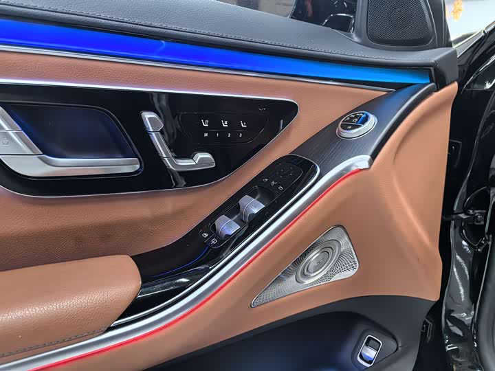 Фото 5 - Mercedes-Benz S-Class
