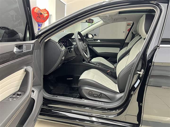 Volkswagen Magotan 2026 2026款 3000万辆甄选款 380TSI DSG豪华型