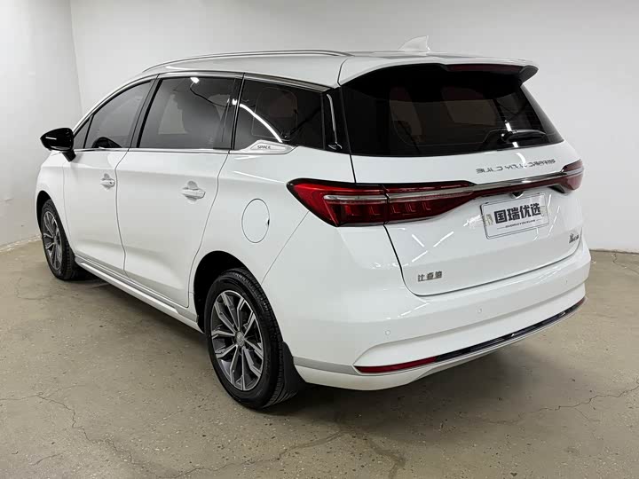 Фото 6 - BYD Song Max
