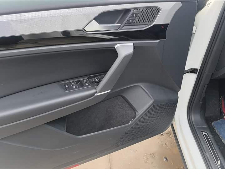 Volkswagen Tayron 2021 2021款 330TSI 两驱豪华智联版