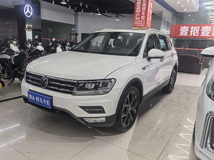 Фото 1 - Volkswagen Tiguan L Pro