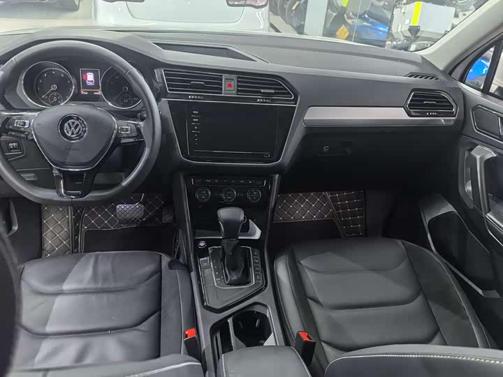 Фото 6 - Volkswagen Tiguan L Pro