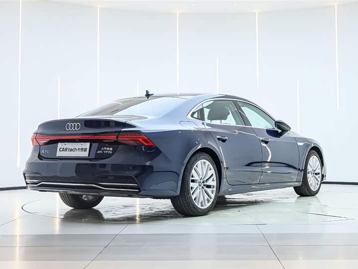 Фото 5 - Audi A7L