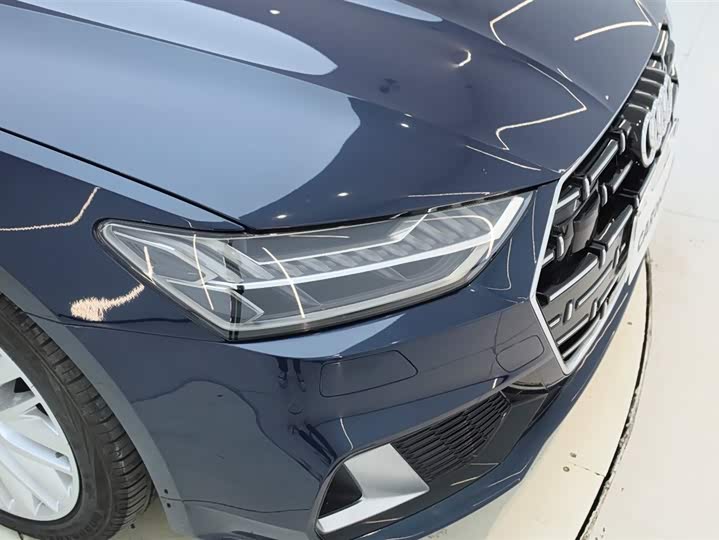 Фото 8 - Audi A7L
