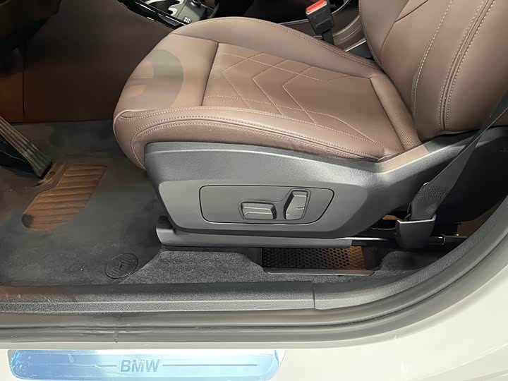 Фото 9 - BMW X1