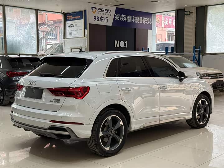 Фото 4 - Audi Q3