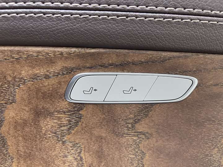 Фото 7 - Mercedes-Benz E-Class