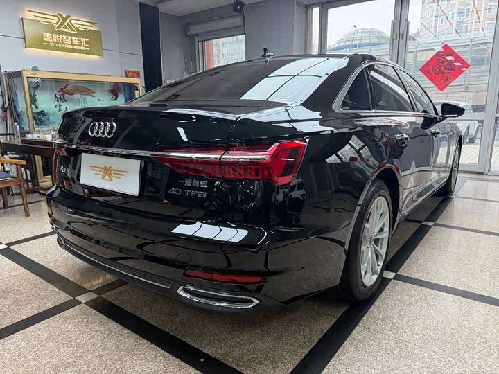Фото 7 - Audi A6L