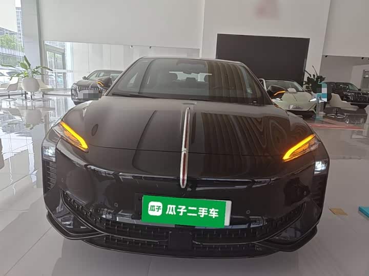 2025 Hongqi EH7