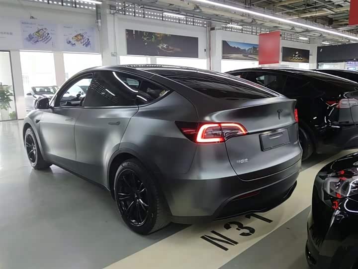 Photo 5 - Tesla Model Y