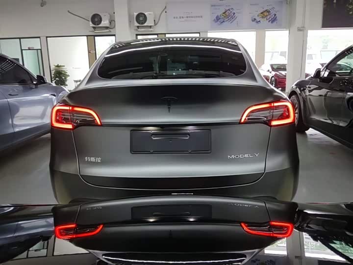 Photo 6 - Tesla Model Y