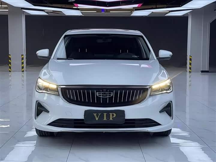 Фото 2 - Geely Emgrand