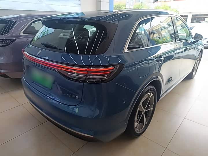 Zdjęcie 7 - Shangjie (Huawei × SAIC) H5