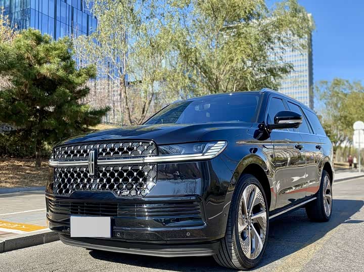 2025 Lincoln Navigator