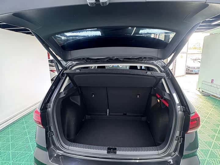 Фото 8 - Volkswagen Tharu