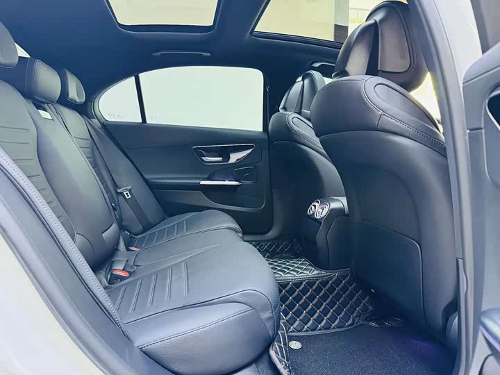 Фото 9 - Mercedes-Benz C-Class