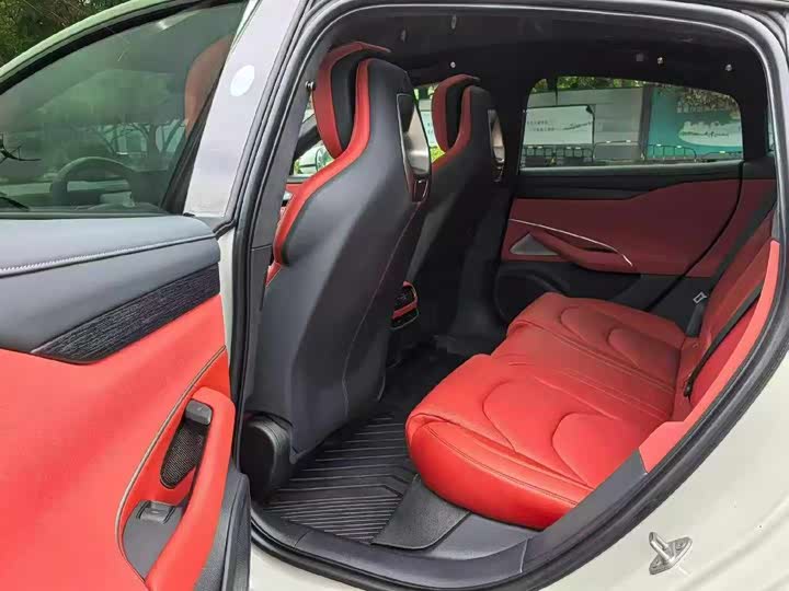 Фото 5 - Xiaomi SU7