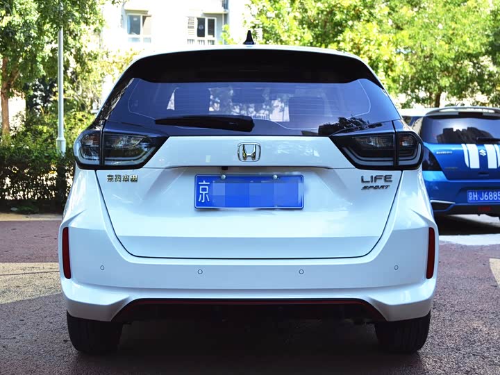 2023 Honda Life
