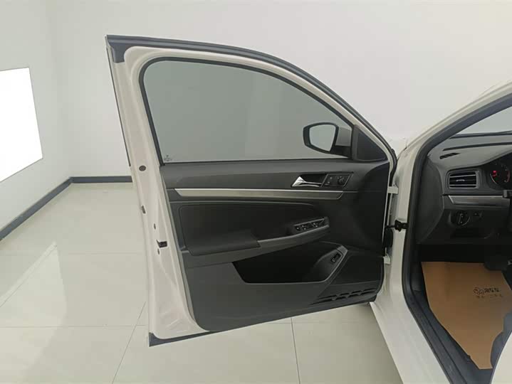 Фото 7 - Volkswagen Lavida