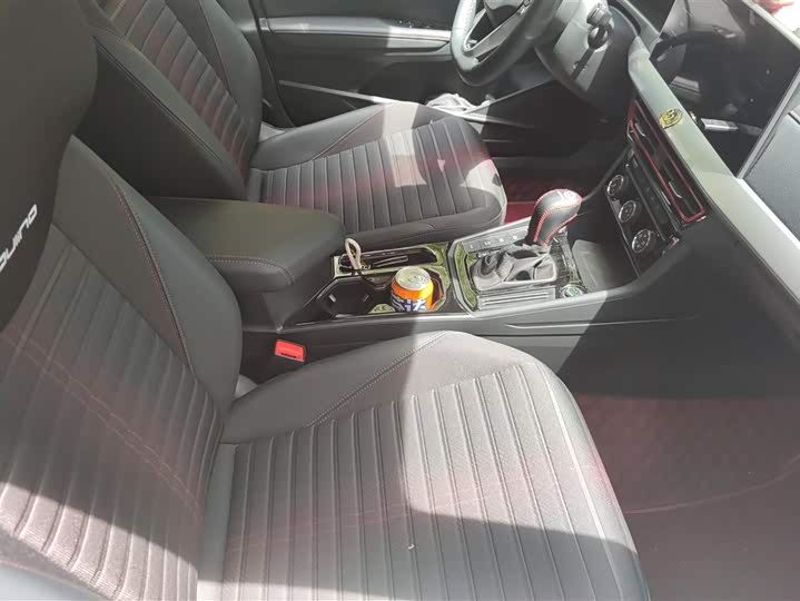 Фото 8 - Volkswagen Lavida