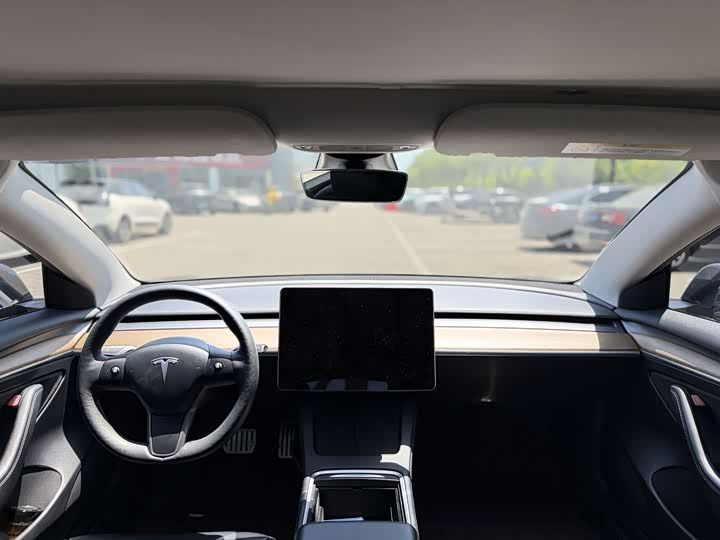 Фото 5 - Tesla Model 3