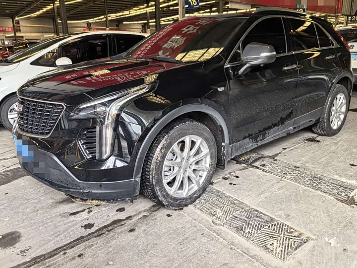 Фото 1 - Cadillac XT4