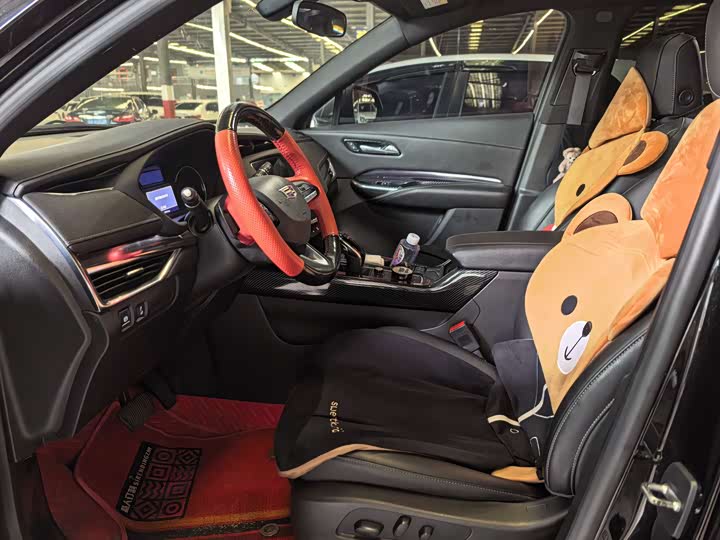Фото 2 - Cadillac XT4