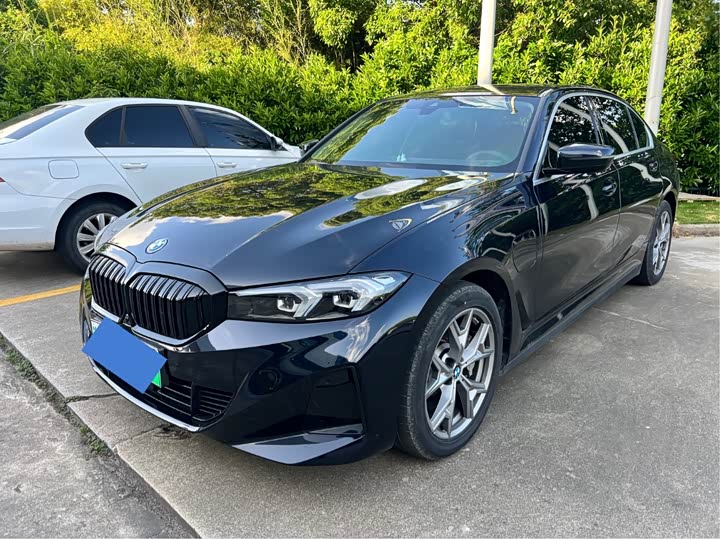 Фото 1 - BMW i3