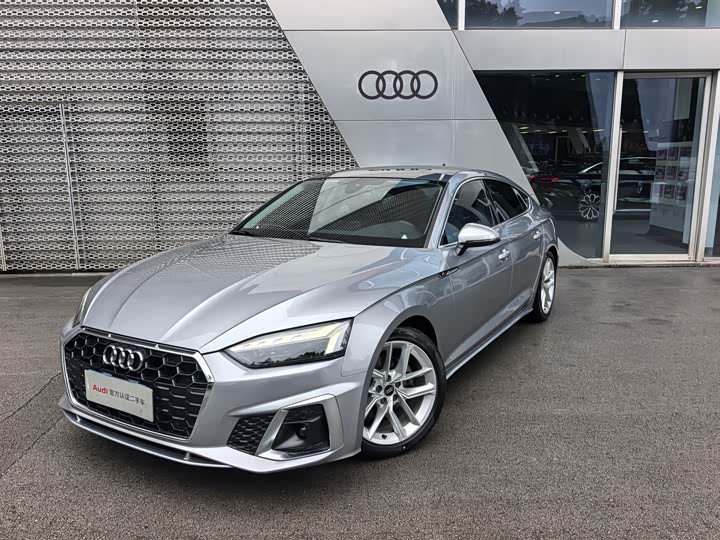 Фото 1 - Audi A5
