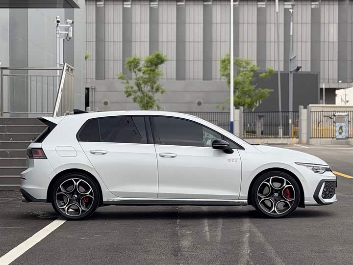 2025 Volkswagen Golf GTI