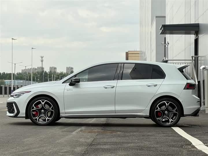 Volkswagen Golf GTI 2025 2025款 380TSI DSG GTI