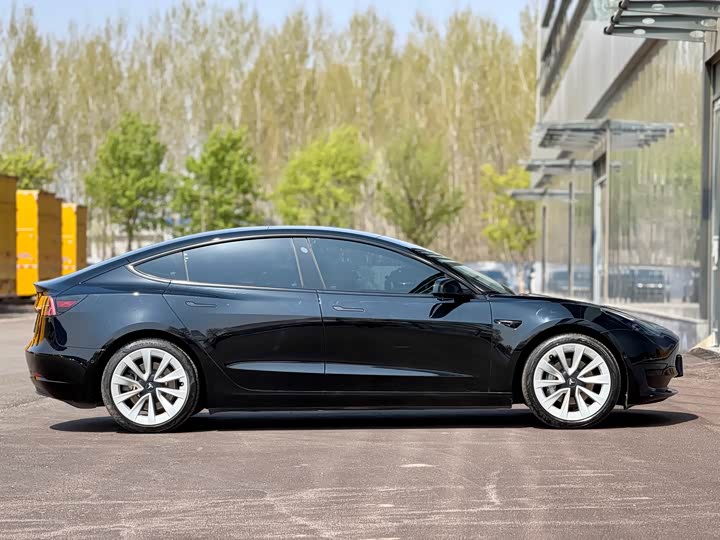 Zdjęcie 9 - Tesla Model 3