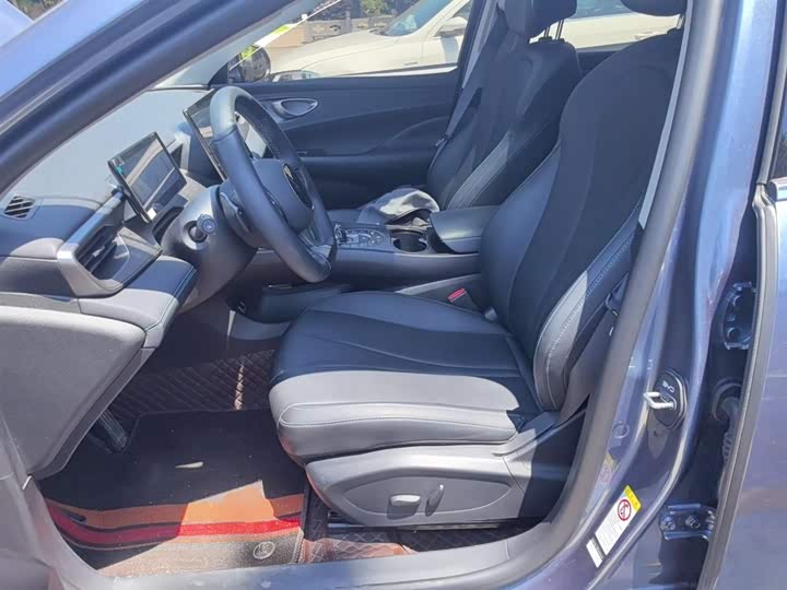 Photo 8 - BYD Seal 05 DM-i Hybrid