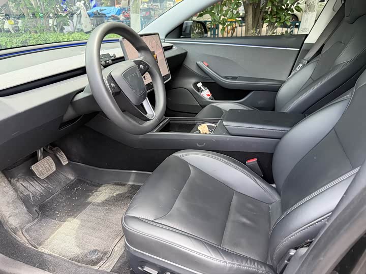 Photo 3 - Tesla Model 3