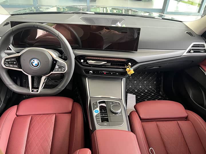 Фото 5 - BMW i3