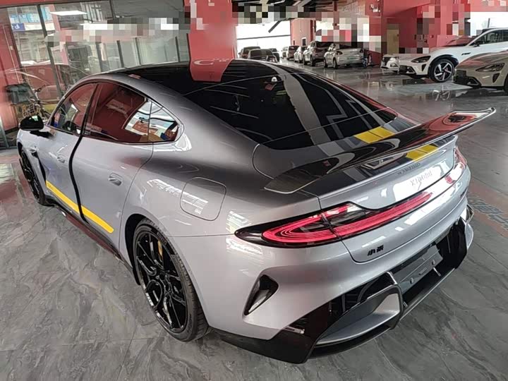 2025 Xiaomi SU7 Ultra