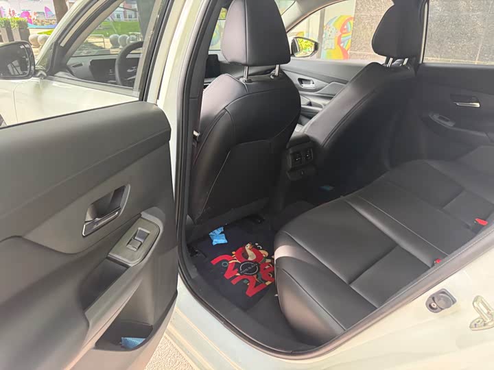 Nissan Sylphy 2026 2026款 1.6L CVT 旗舰版