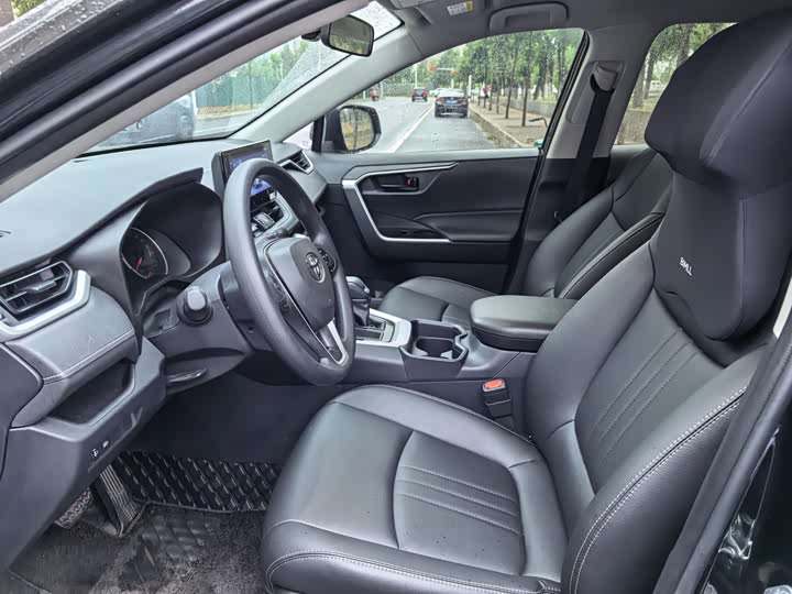 Toyota RAV4 2024 2024款 2.0L CVT两驱都市版