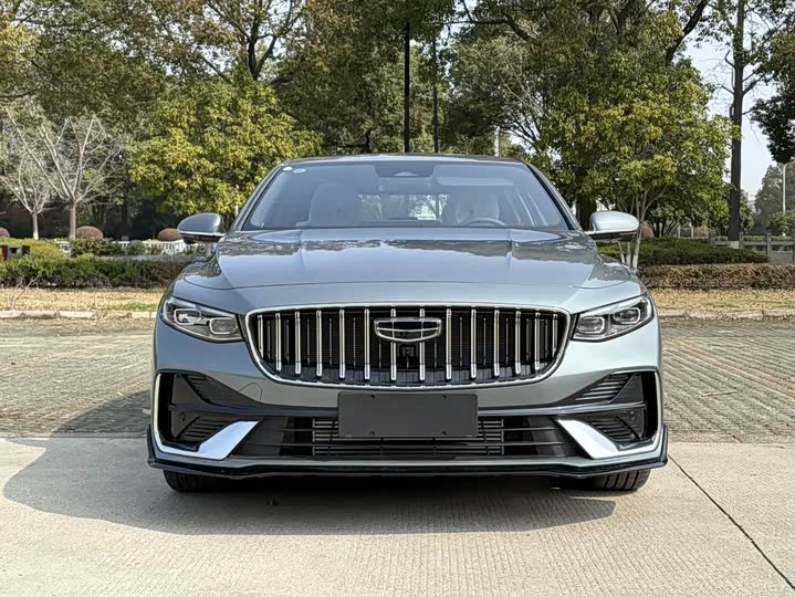 Фото 2 - Geely Preface
