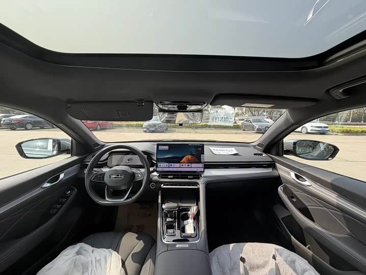 Фото 7 - Geely Preface