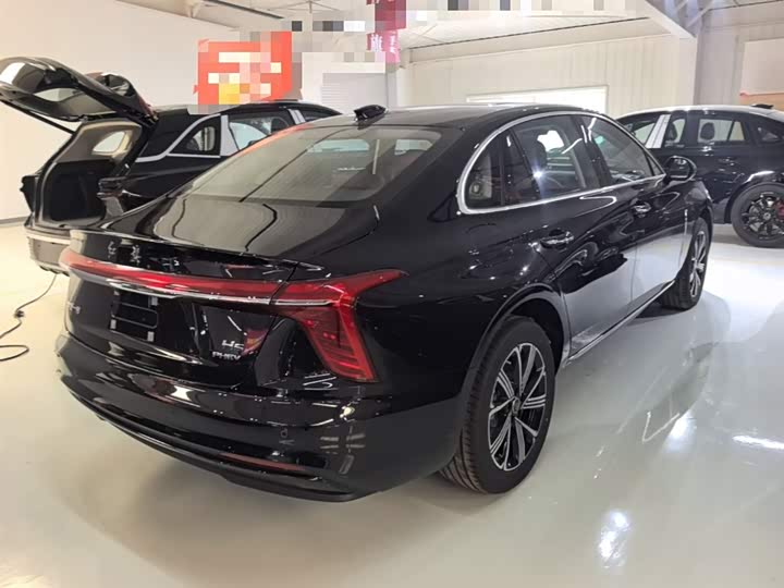 Фото 7 - Hongqi H5 Hybrid