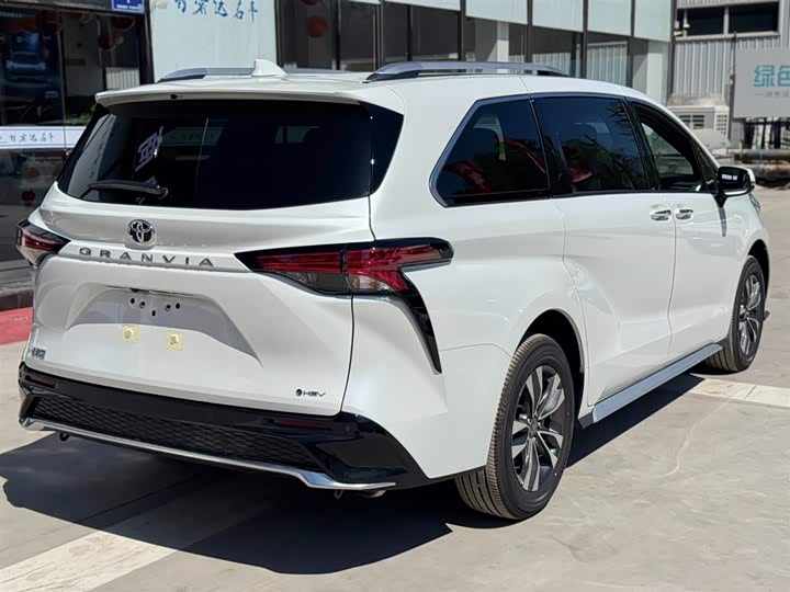 Toyota Granvia 2026 2026款 2.5L混动 豪华版