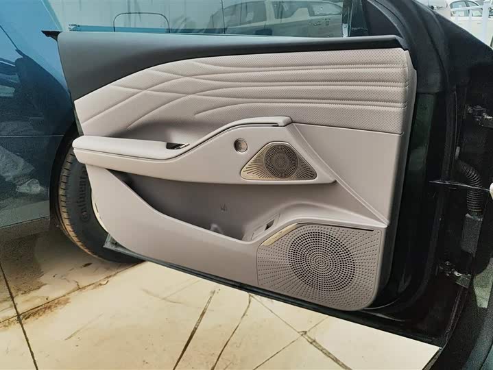 Geely Galaxy Starshine 8 EM-i 2025 2025款 130km EM-P 星舰版